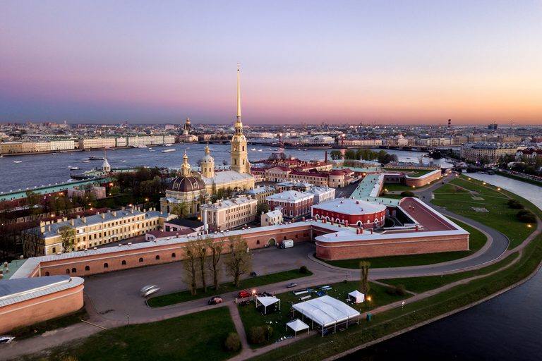 Петербург с разных ракурсов (Александро-Невская лавра, Часовня Святой Ксении Блаженной, Эрмитаж, Кронштадт, с возможностью совершить ночную теплоходную прогулку под разводными мостами, 4 дня + ж/д)
