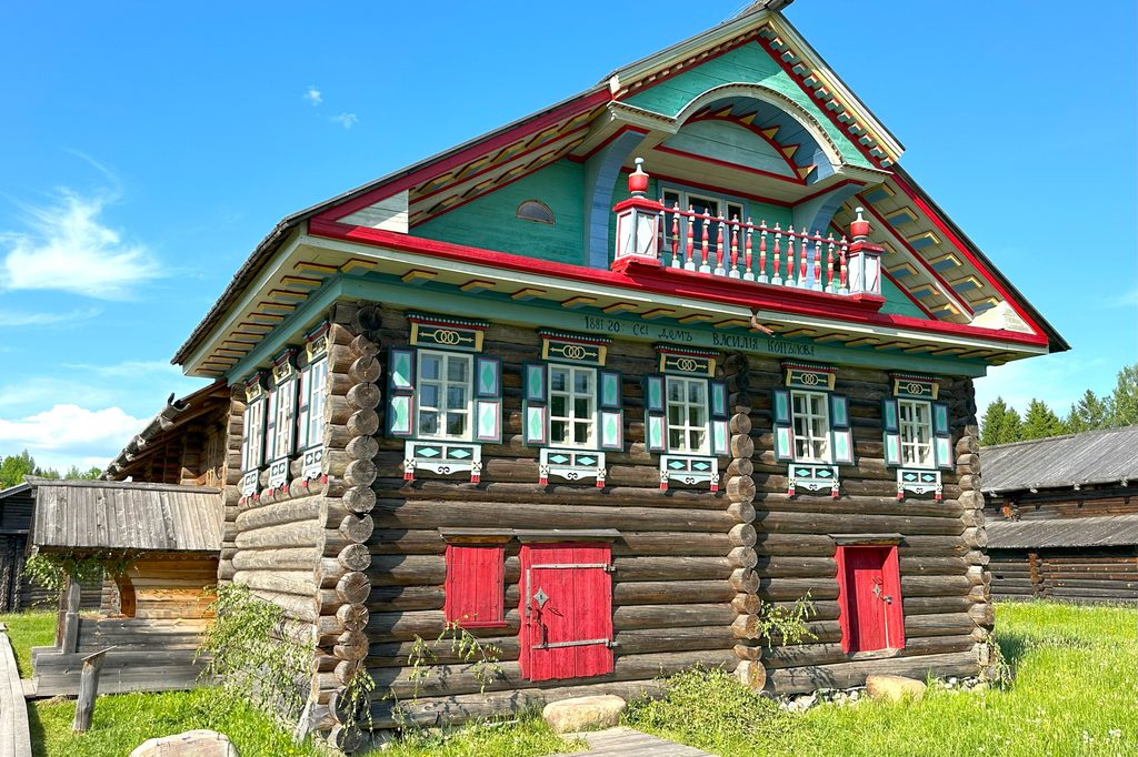 Большое путешествие по Вологодчине «Северное диво» (Череповец на Шексне — северное село Сизьма — резная Вологда — Тотьма и Тотемское барокко — чудо-скалы на берегах Сухоны — Великий Устюг и серебряный промысел «Северная Чернь»