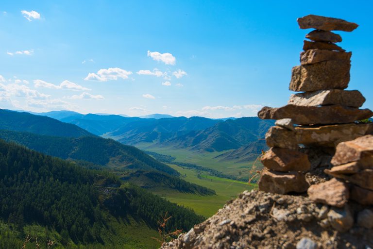 Сказания и мифы Алтая (озеро Ая, Чуйский тракт, перевалы, Гейзерное озеро, урочище Че-Чкыш, Камышлинский водопад, прогулка на моторафтах, 5 дней + авиа, май