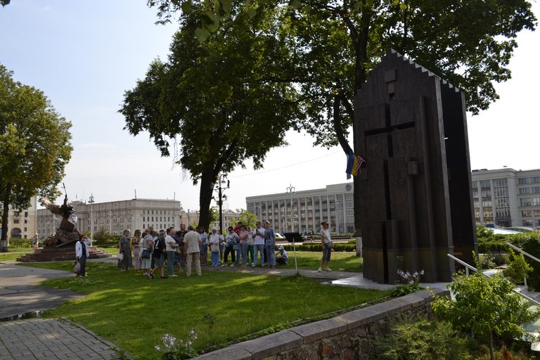 Нарядный Минск и обновленный Брест (Тур в Белоруссию, церемония зажжения ретро-фонарей, музей народного быта и вольеры с животными в Беловежской пуще, дегустация «пущанских» угощений, 3 дня + ж/д или авиа)
