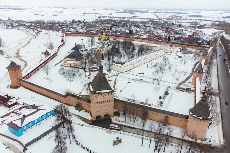 Гуляем Масленицу в Суздале, отдыхаем в Плесе! (огненное шоу «Путь Солнца», факельные шествия и фееричное сжигание чучела в Суздале на Щуровом городище — купеческая Кинешма и усадьба Островского в Щелыково — дивный Плес с музеем Левитана, отдых в отеле «СПА-Волга» с посещением комплекса бань, веселым пикником, автобусный тур, 2 дня)