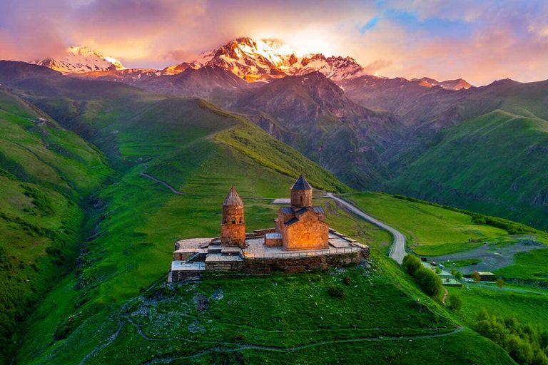 Сказочные каникулы в Грузии (ночевка в Батуми, пещера Прометея, дегустация вина в Кахетии, пещерный комплекс Вардзия, мастер-класс по приготовлению национального грузинского хлеба