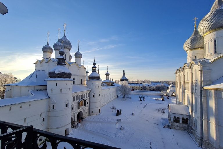 В гостях у сказки в Ростово-Суздальском княжестве (новогодний перепляс в тереме царя Берендея в Переславле-Залесском — царские тайны Александровской слободы — медовый Суздаль — Ростов Великий, с проживанием в теремах у Ивана Царевича и Царевны Лягушки, с 3-х разовым питанием, автобусный тур, 3 дня)