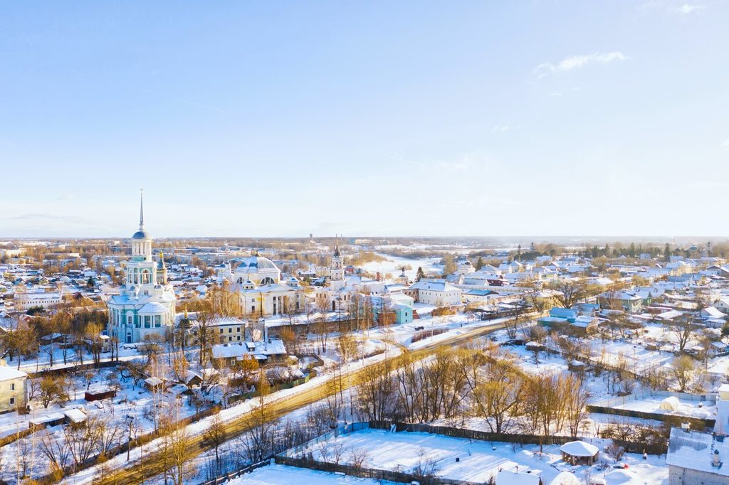 Новый год у Снегурочки в Костроме (Новогодняя ночь в Костроме с банкетом и шоу-программой — проводы Старого года у Царя Берендея в Переславле-Залесском — 1 января теплый прием в тереме Снегурочки
