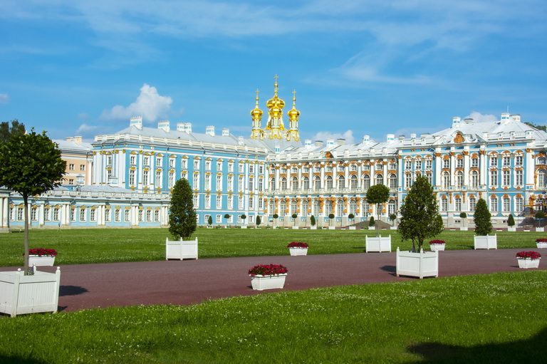 Тур в Санкт-Петербург из Москвы: Эрмитаж, Петергоф, Кронштадт