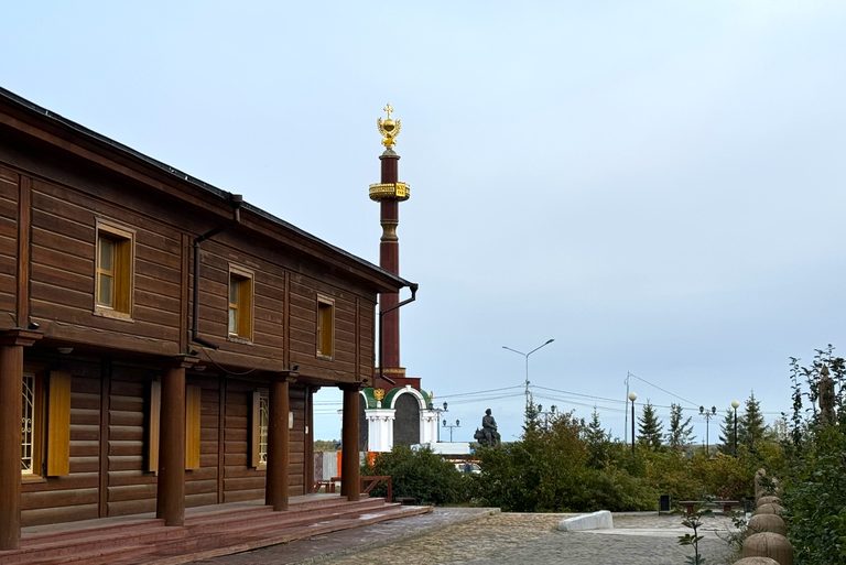 Тур по Колымскому тракту Якутии до Магадана (Полюс холода, Ледовая резиденция Чысхаана, прогулка на моторной лодке по реке Индигирка, Магадан, побережье Нагаевской бухты Охотского моря, дегустация блюд севера, 8 дней авиа)