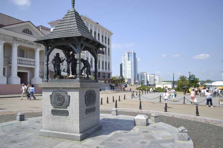 Величественные замки Мир и Несвиж
