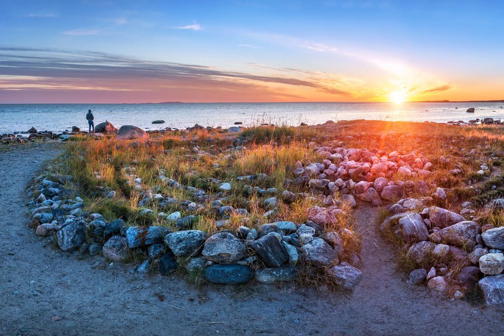 Соловки. Золотая осень на Белом море (Кремль, морская прогулка на Большой Заяцкий остров, тур для туристов из Санкт-Петербурга, 3 дня + ж/д)