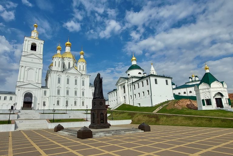 Миллионы цветов для Богородицы. Праздник Успения в Дивеево Новинка