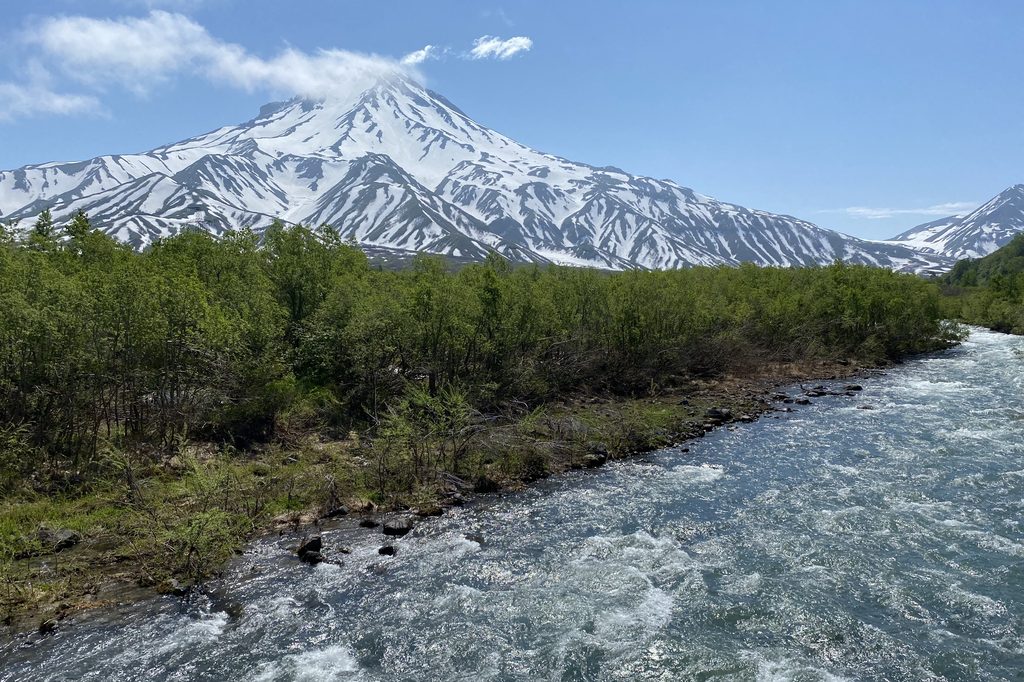 Великолепие осенней Камчатки (морская прогулка к острову Старичков, восхождение на гору Верблюд, трекинг к горячим источникам, экскурсия в этнический комплекс и питомник ездовых собак, прогулка к водопаду на ручье Спокойный, 7 дней + авиа)