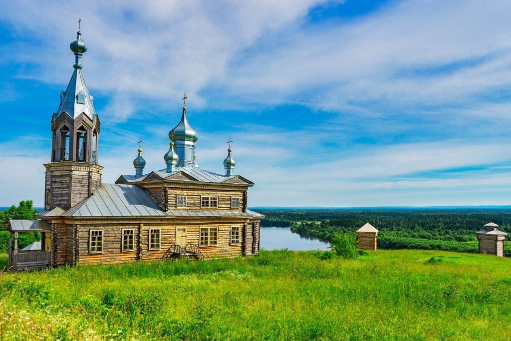 Легенды Пермского севера (Экскурсия на камень Полюд с переправой и заброской на автомобилях высокой проходимости, музей истории веры и мастер-класс по росписи в Чердыни, 2 дня + авиа или ж/д)