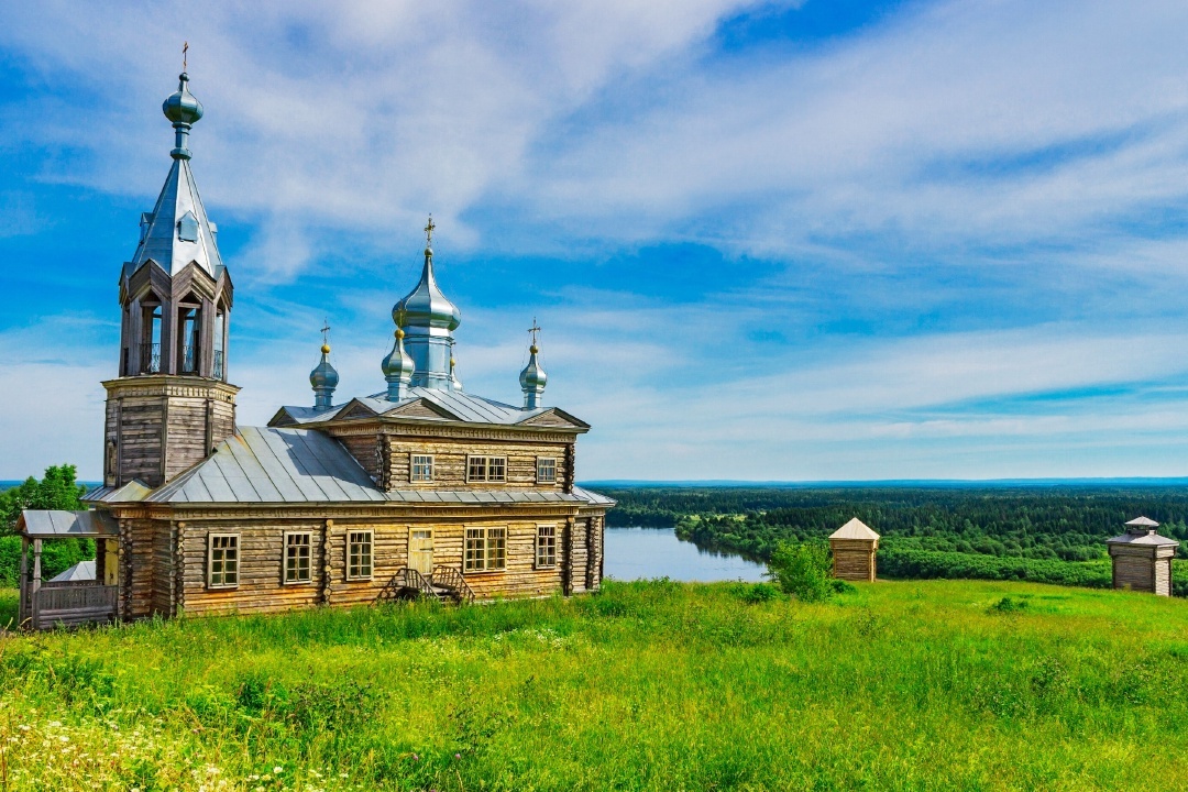 Легенды Пермского севера (Экскурсия на камень Полюд с переправой и заброской на автомобилях высокой проходимости, музей истории веры и мастер-класс по росписи в Чердыни, 2 дня + авиа или ж/д)