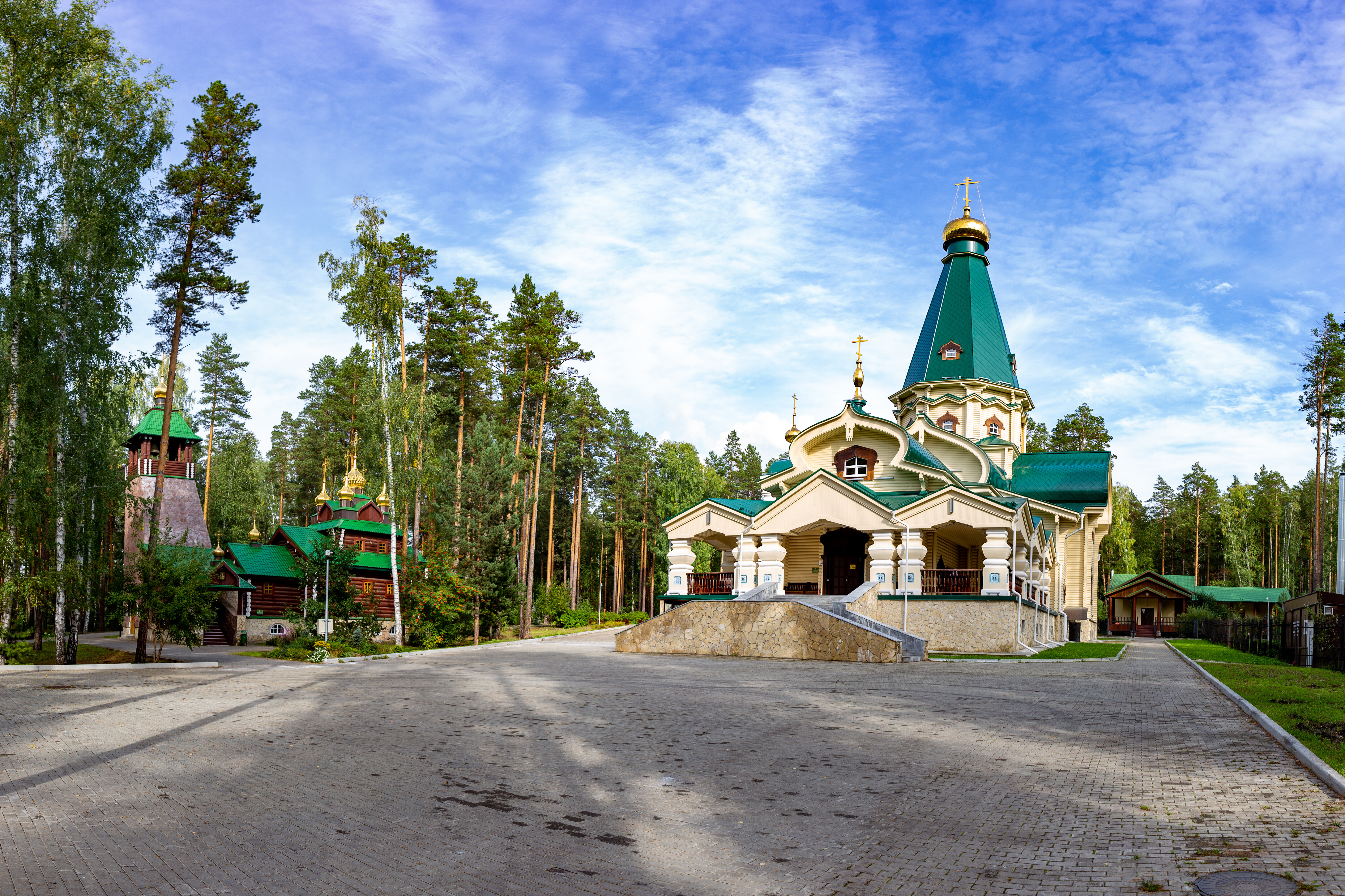 Урал — оплот державы (Тюмень — квартал деревянного зодчества, Курган — культурно-исторический комплекс Царево городище, Челябинск — дом-музей Бажова, музей Южного Урала, Екатеринбург