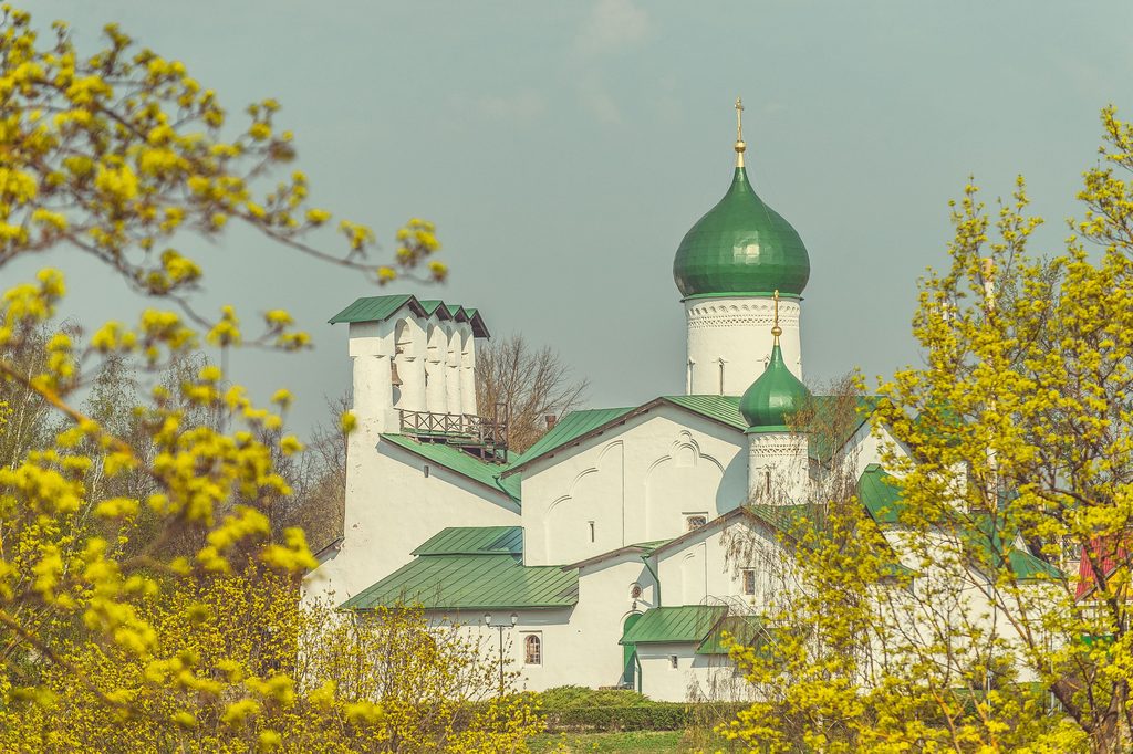 С грохотом по Псковским фермам