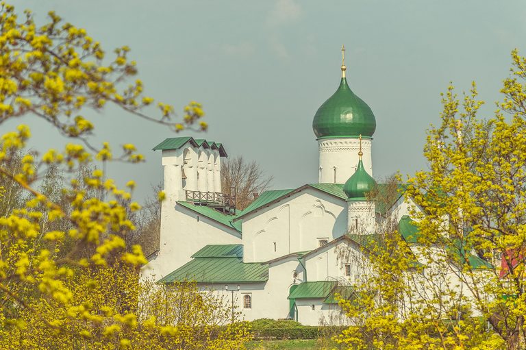С грохотом по Псковским фермам