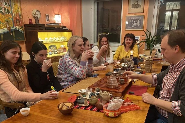 Чай Высшего Мастерства (в гостях у купцов-чаеторговцев Колокольниковых и чайной церемонией «Гун Фу Ча», с прогулкой по Мясницкой и посещением чайного дворца Перлова, пешеходная)