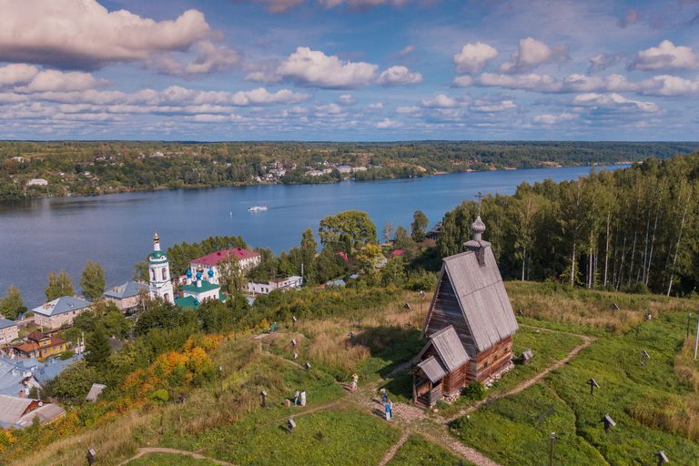 Тур в Плёс из Москвы: фестиваль «Льняная палитра» и теплоход