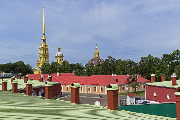 Петербург! От первого камня до небоскреба (Петропавловская крепость, Петровская акватория, Ораниенбаум, Большой Меншиковский дворец, Петергоф, Нижний парк, Кронштадт, музей макет Фортов, крепость Орешек, от 3 до 5 дней + ж/д или авиа, май
