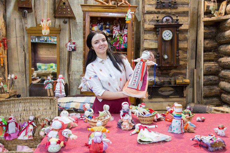 На родину Снегурочки в Кострому в новогодние каникулы (фабрика Деда Мороза с мастер-классом по росписи ёлочного украшения в Нерехте, Сумароковский лосиный заказник, интерактивные программы в тереме Снегурочки, музее сыра, 4 дня + ж/д)