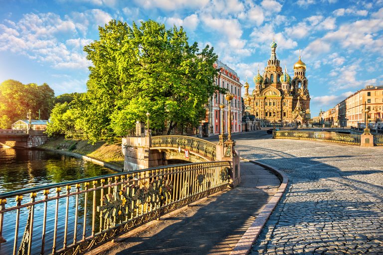 Белые ночи Санкт-Петербурга (отель 4* в центре города, с посещением Петергофа, Юсуповского дворца, Царского села и Янтарной комнаты, круиз по Финскому заливу к фортам и маякам Кронштадта. Автобусный тур, 3 дня + дорога)