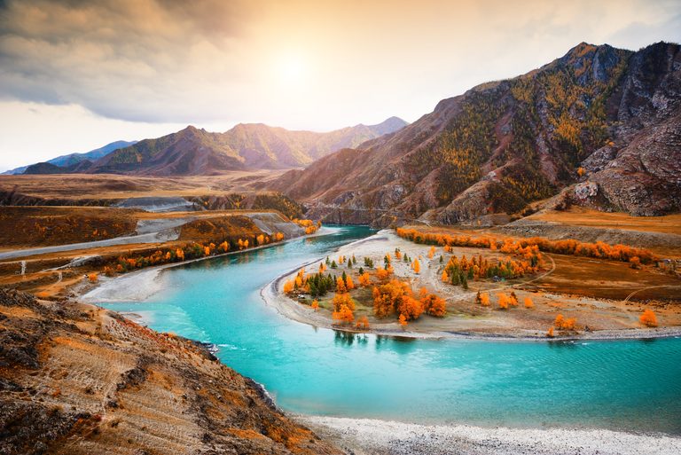 Красочный Алтай (село Чемал, храм на острове Патмос, Камышлинский водопад, Чуйский тракт, комплекс Бирюзовая Катунь, посещение пасеки и музея деревянных скульптур, Манжерок, 5 дней + авиа)