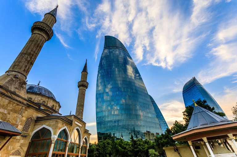 Нефтяной Азербайджан (чудодейственная мечеть Биби-Эйбат, первое судно-музей на Каспии, памятник первой нефтяной вышке, музей семьи Нобелей, 5 дней + авиа)