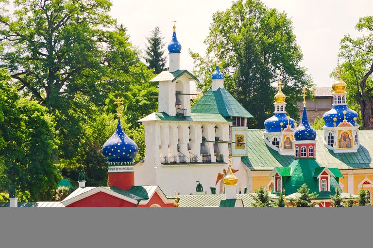 Неповторимый Псков и отдых на Псковском озере (Кремль, усадьбы в Пушкинских горах, Изборская крепость и Псково-Печерский монастырь, с проживанием в загородном отеле в сосновом бору на берегу озера, 7 дней + ж/д или авиа)